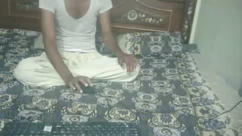 Snapshot of zoyakhan803 chatting on 09/09/25, 11:04 zoyakhan803 online show from 09/09/25, 11:04