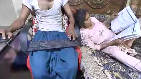 zoyakhan803 online show from 04/22/26, 04:08