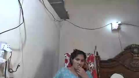 Snapshot of zoyakhan803 chatting on 05/09/26, 03:01 zoyakhan803 online show from 05/09/26, 03:01