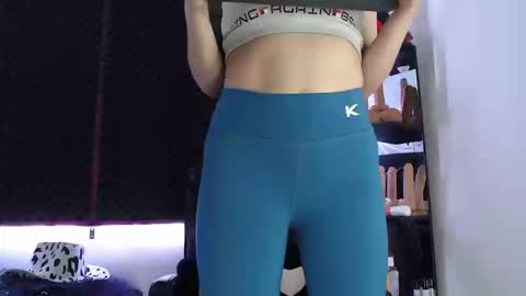 Snapshot of zpzphot chatting on 09/19/25, 01:51 zpzphot online show from 09/19/25, 01:51