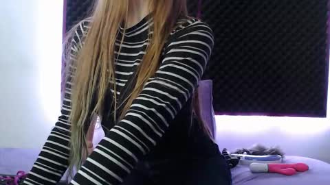 Snapshot of zpzphot chatting on 10/19/25, 09:15 zpzphot online show from 10/19/25, 09:15