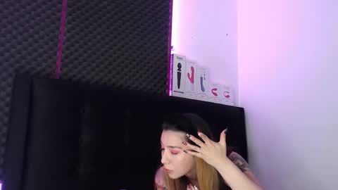 Snapshot of zpzphot chatting on 10/29/25, 07:48 zpzphot online show from 10/29/25, 07:48