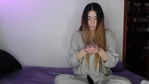 Snapshot of zpzphot chatting on 11/15/25, 08:16 zpzphot online show from 11/15/25, 08:16