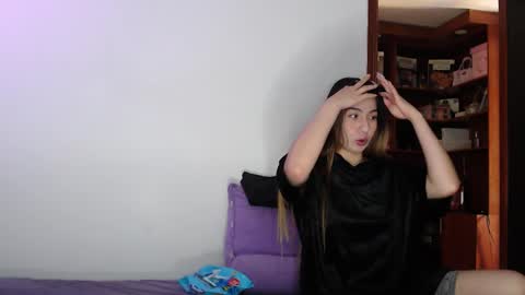 Snapshot of zpzphot chatting on 11/17/25, 07:41 zpzphot online show from 11/17/25, 07:41