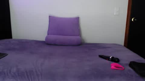 Snapshot of zpzphot chatting on 11/23/25, 07:24 zpzphot online show from 11/23/25, 07:24