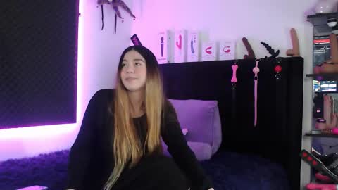 Snapshot of zpzphot chatting on 11/26/25, 10:33 zpzphot online show from 11/26/25, 10:33