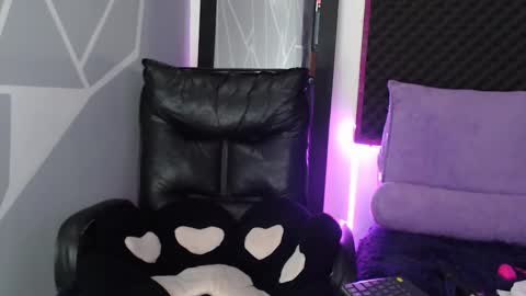 Snapshot of zpzphot chatting on 12/01/25, 10:59 zpzphot online show from 12/01/25, 10:59