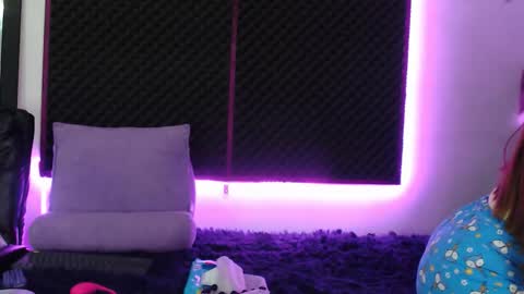 Snapshot of zpzphot chatting on 12/04/25, 10:18 zpzphot online show from 12/04/25, 10:18