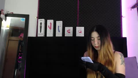 Snapshot of zpzphot chatting on 12/14/25, 09:19 zpzphot online show from 12/14/25, 09:19