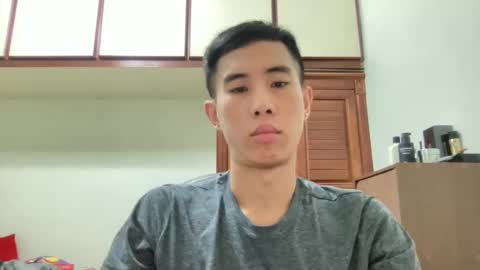 Snapshot of zseszsesz chatting on 12/04/24, 03:10 Z online show from 12/04/24, 03:10