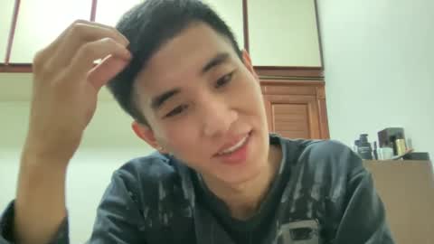 Snapshot of zseszsesz chatting on 12/15/24, 03:20 Z online show from 12/15/24, 03:20