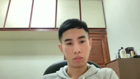 Snapshot of zseszsesz chatting on 12/26/24, 04:25 Z online show from 12/26/24, 04:25