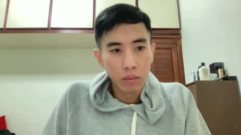 Snapshot of zseszsesz chatting on 12/28/24, 02:54 Z online show from 12/28/24, 02:54