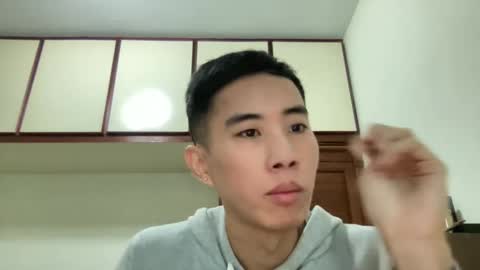 Snapshot of zseszsesz chatting on 12/29/24, 03:33 Z online show from 12/29/24, 03:33