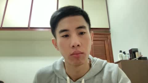 Snapshot of zseszsesz chatting on 01/11/25, 03:31 Z online show from 01/11/25, 03:31