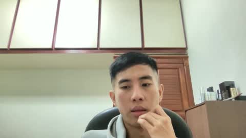 Snapshot of zseszsesz chatting on 01/14/25, 03:15 Z online show from 01/14/25, 03:15