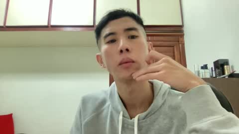 Snapshot of zseszsesz chatting on 01/15/25, 03:07 Z online show from 01/15/25, 03:07