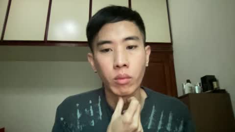 Snapshot of zseszsesz chatting on 01/31/25, 02:04 Z online show from 01/31/25, 02:04