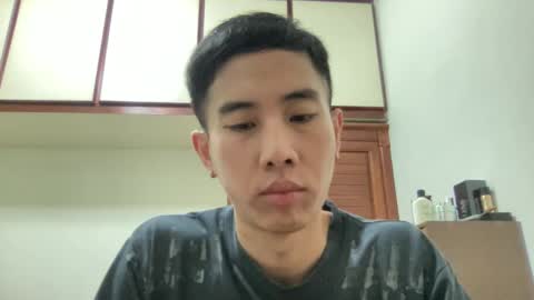 Snapshot of zseszsesz chatting on 01/31/25, 03:33 Z online show from 01/31/25, 03:33