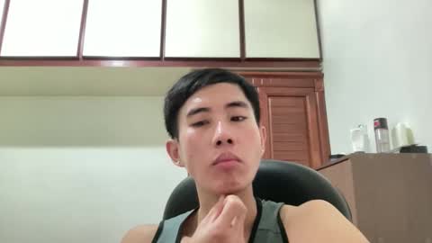 Snapshot of zseszsesz chatting on 09/12/25, 03:56 Z online show from 09/12/25, 03:56