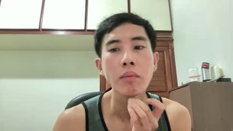 Snapshot of zseszsesz chatting on 10/12/25, 03:44 Z online show from 10/12/25, 03:44