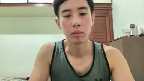 Snapshot of zseszsesz chatting on 10/13/25, 03:01 Z online show from 10/13/25, 03:01