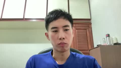 Snapshot of zseszsesz chatting on 10/26/25, 02:45 Z online show from 10/26/25, 02:45