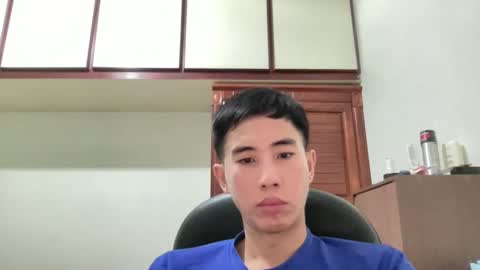 Snapshot of zseszsesz chatting on 10/28/25, 04:09 Z online show from 10/28/25, 04:09