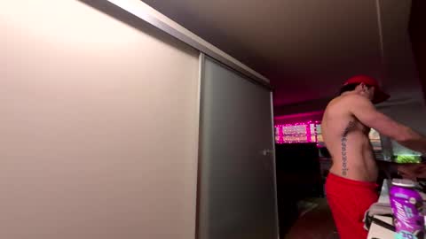 Zuko online show from 09/25/25, 01:26