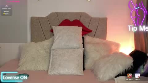 Snapshot of zuly_zahir_01 chatting on 06/19/26, 01:43 zuly goode online show from 06/19/26, 01:43