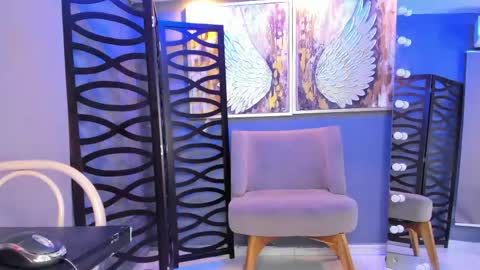 Snapshot of zury_sofia chatting on 04/15/26, 11:17 zury_sofia online show from 04/15/26, 11:17