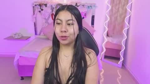 Snapshot of zury_tay chatting on 09/23/25, 11:46 ZURY online show from 09/23/25, 11:46