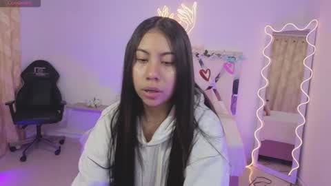 Snapshot of zury_tay chatting on 10/11/25, 11:42 ZURY online show from 10/11/25, 11:42