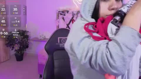 Snapshot of zury_tay chatting on 11/09/25, 12:03 ZURY online show from 11/09/25, 12:03