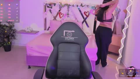 Snapshot of zury_tay chatting on 11/22/25, 11:31 ZURY online show from 11/22/25, 11:31