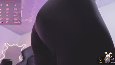 Snapshot of zury_tay chatting on 12/02/25, 11:37 ZURY online show from 12/02/25, 11:37