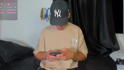 Snapshot of zyongarcia2020 chatting on 11/18/25, 12:49 zyon garcia online show from 11/18/25, 12:49