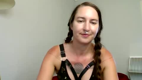 Snapshot of zyracloudplays chatting on 10/06/25, 12:41 Zyra Cloud online show from 10/06/25, 12:41