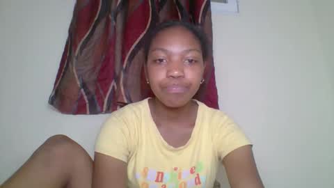 zyraelle_01 online show from 04/29/26, 06:25