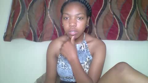 zyraelle_01 online show from 04/30/26, 07:42
