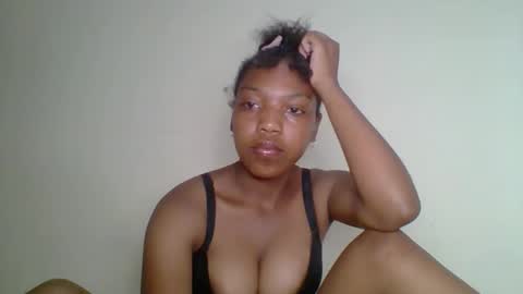 zyraelle_01 online show from 05/04/26, 10:28