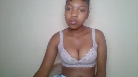 zyraelle_01 online show from 05/16/26, 10:01