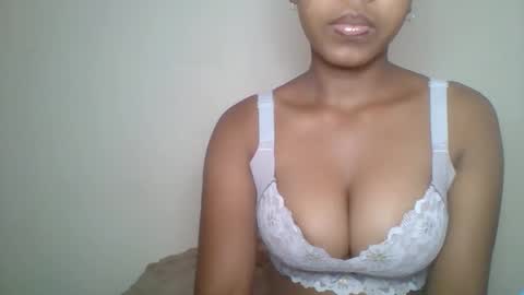 zyraelle_01 online show from 05/16/26, 10:36