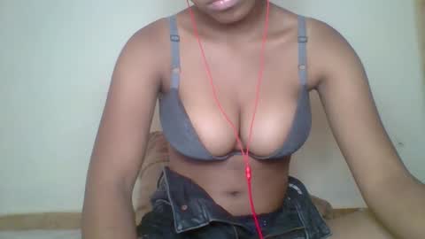 zyraelle_01 online show from 05/29/26, 10:35