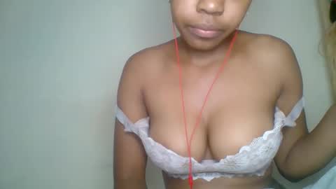 zyraelle_01 online show from 06/01/26, 07:26