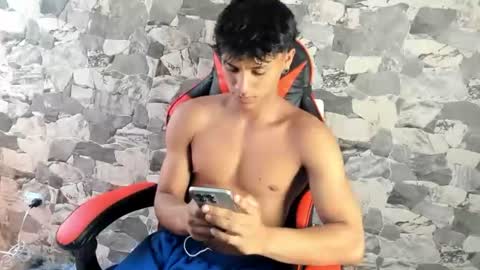 zyzz_1812 online show from 06/16/26, 07:27