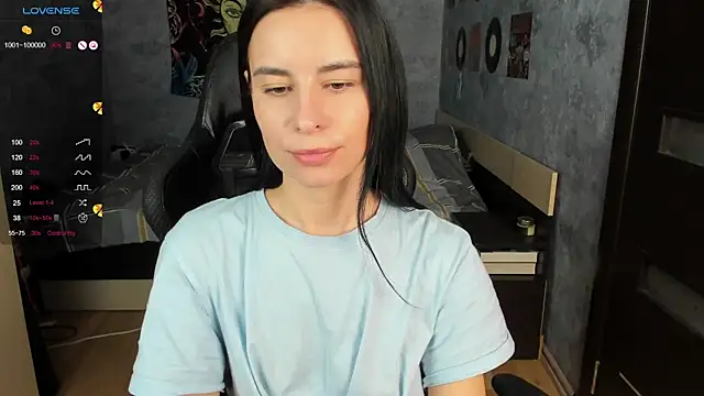 Snapshot of Horny_Nikki_ chatting on 12/13/24, 06:21 Horny Nikki online show from 12/13/24, 06:21