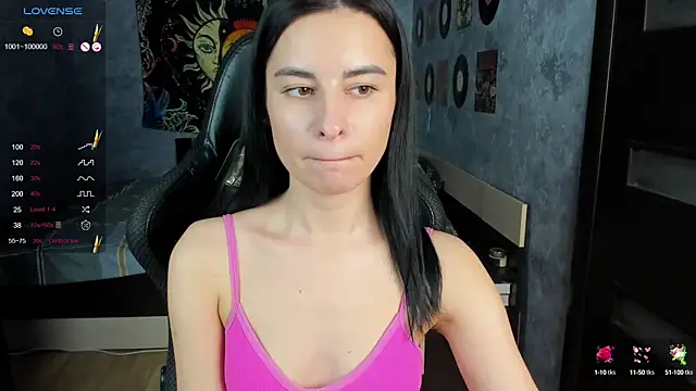 Snapshot of Horny_Nikki_ chatting on 12/18/24, 08:20 Horny Nikki online show from 12/18/24, 08:20