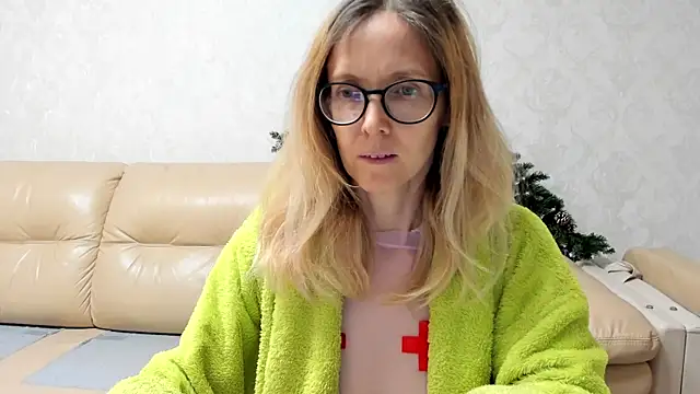 Snapshot of angelmommu chatting on 01/22/25, 06:42 angelmommu online show from 01/22/25, 06:42