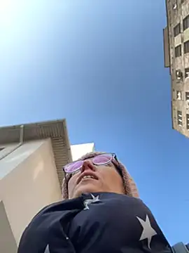 Snapshot of angelmommu chatting on 02/07/25, 11:12 angelmommu online show from 02/07/25, 11:12